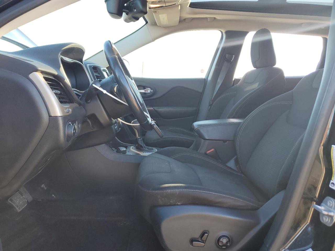 2015 Jeep Cherokee Latitude VIN: 1C4PJMCS7FW541424 Lot: 90412715