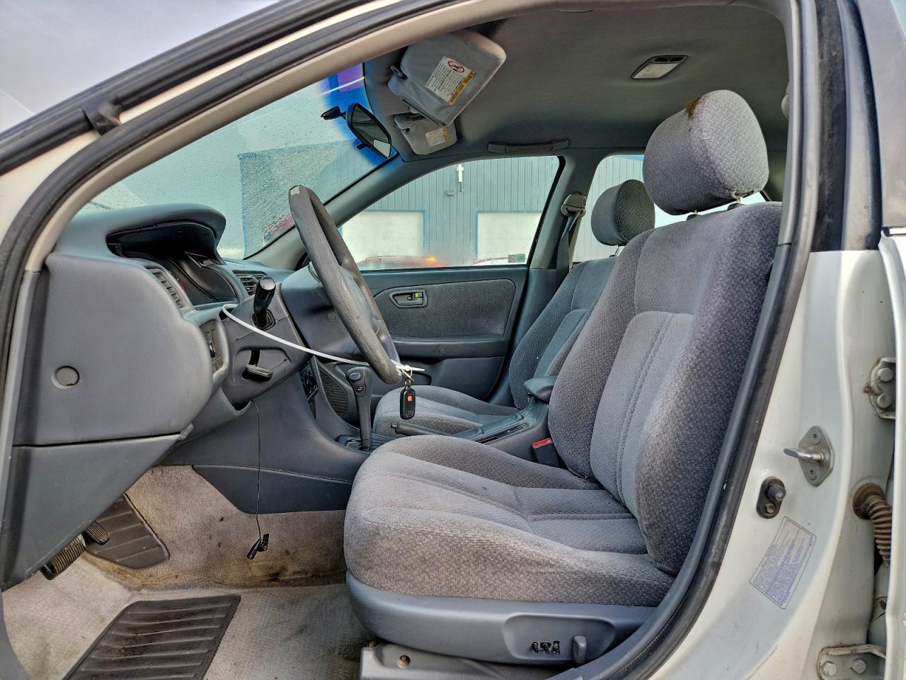 2000 Toyota Camry Ce VIN: 4T1BG22K3YU956460 Lot: 94253975