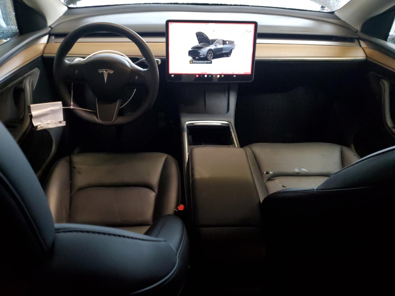 2024 Tesla Model Y VIN: 7SAYGDEDXRF095749 Lot: 92852895