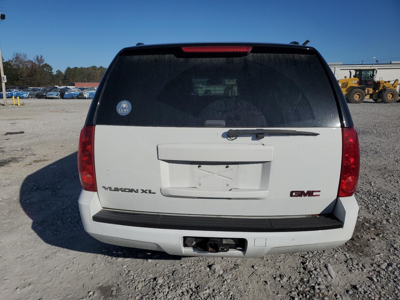 2011 GMC Yukon Xl C1500 Sle VIN: 1GKS1HE01BR393765 Lot: 92107855