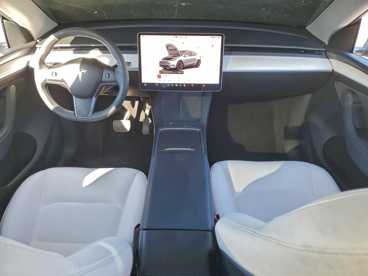 2024 Tesla Model Y VIN: 7SAYGAEEXRF110371 Lot: 94126285