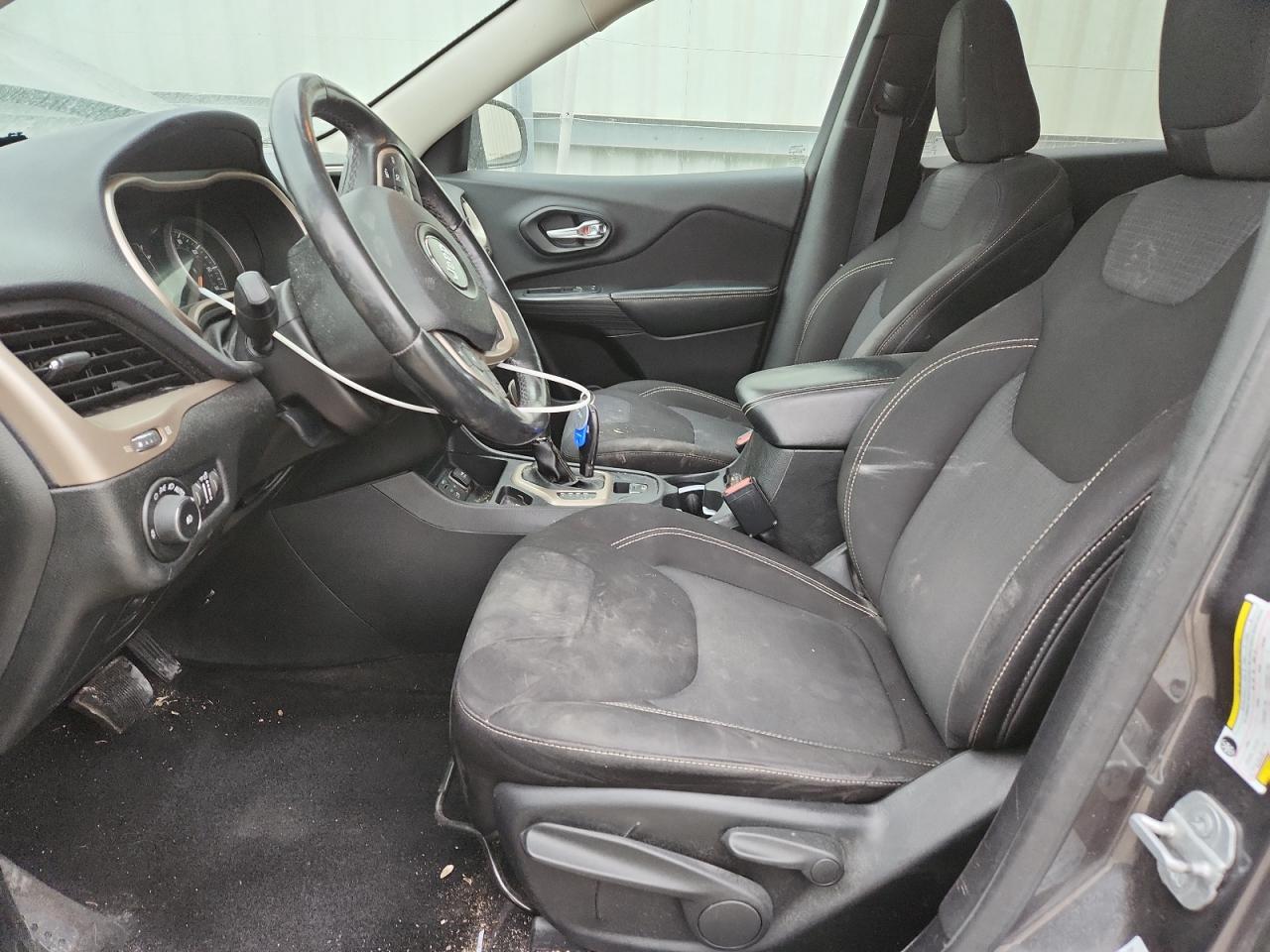 2015 Jeep Cherokee Latitude VIN: 1C4PJLCB9FW655516 Lot: 92623465