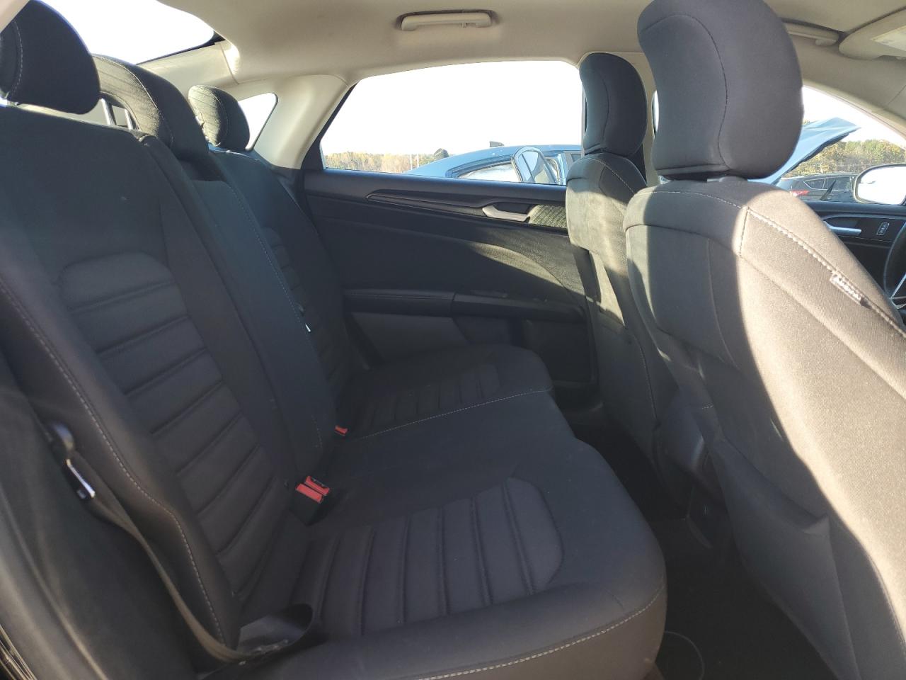 2018 Ford Fusion S VIN: 3FA6P0G74JR228888 Lot: 92082455