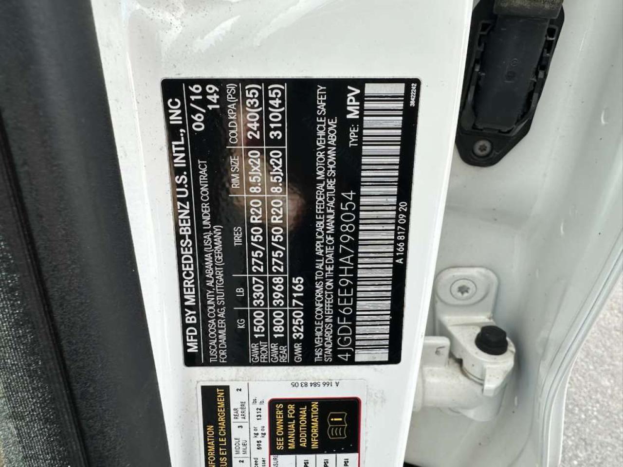 Фото: 4JGDF6EE9HA798054