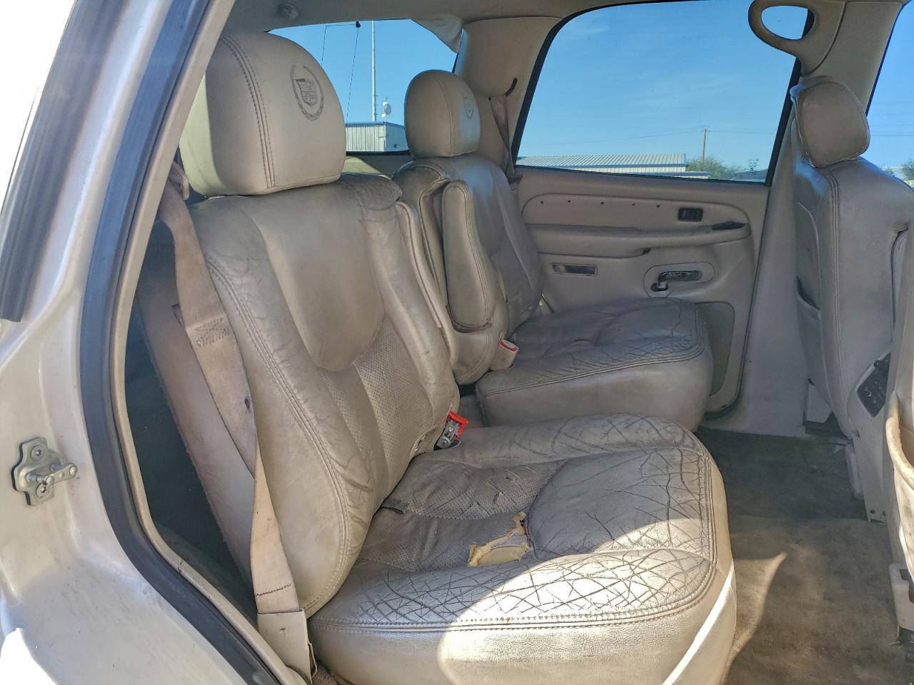 2004 Cadillac Escalade Luxury VIN: 1GYEK63N94R243201 Lot: 94272625