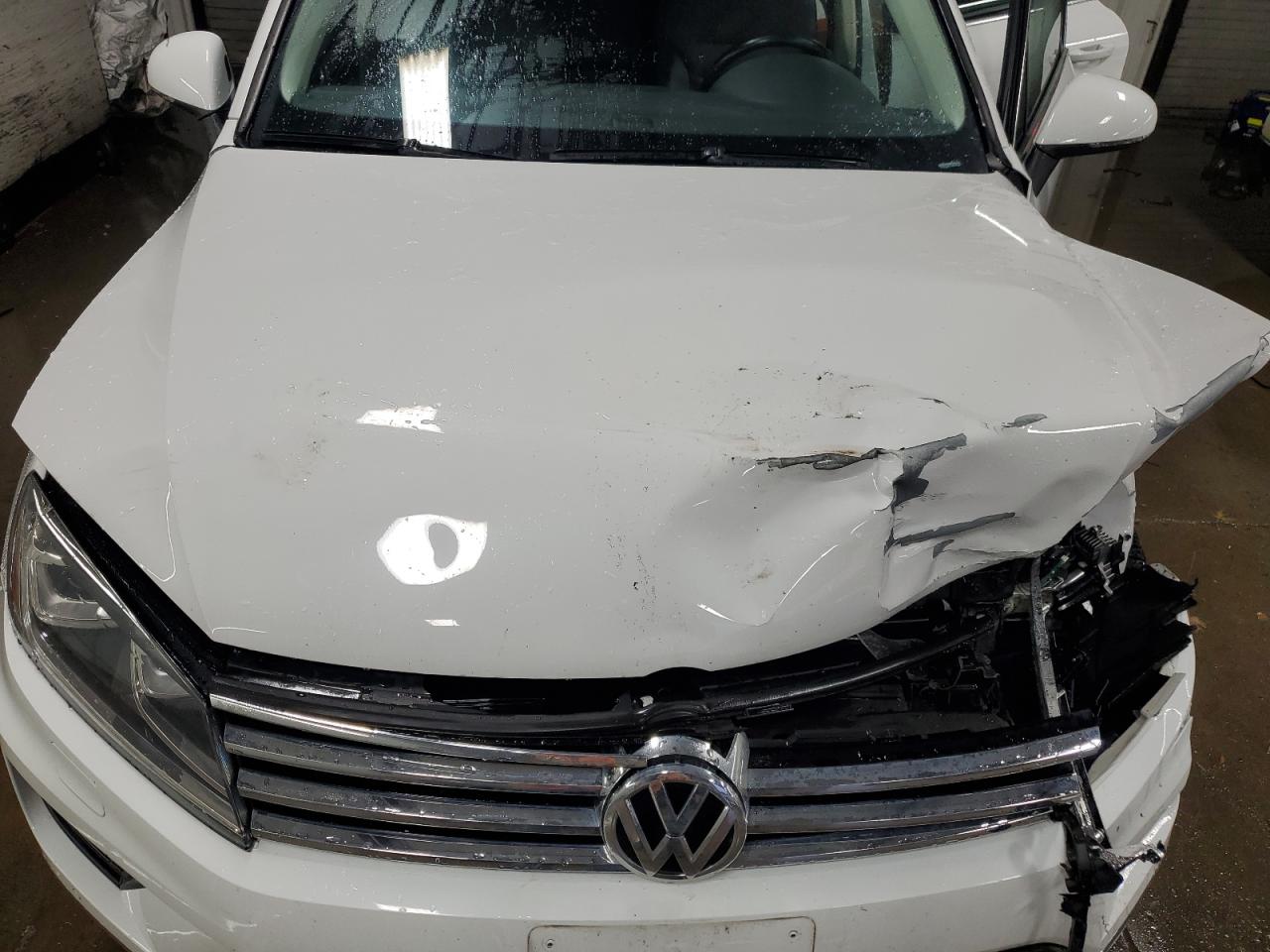 2017 Volkswagen Touareg Sport VIN: WVGEF7BP6HD006358 Lot: 93630005