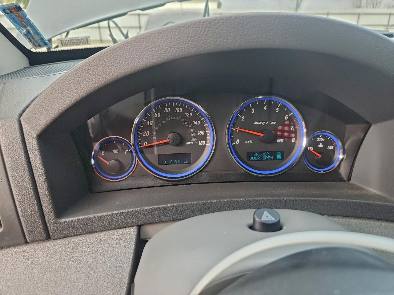 2007 Jeep Grand Cherokee Srt-8 VIN: 1J8HR783X7C557497 Lot: 94736365