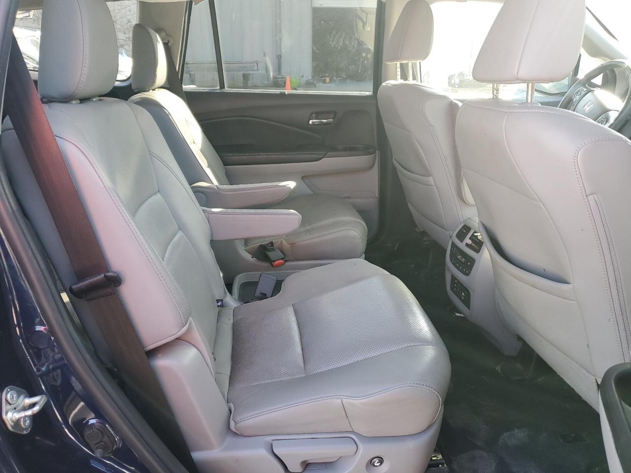 2017 Honda Pilot Elite VIN: 5FNYF6H05HB056084 Lot: 92676755