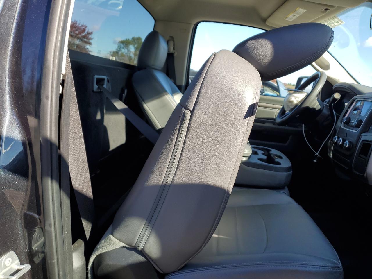 2015 Ram 1500 St VIN: 3C6JR6DTXFG683158 Lot: 91432255