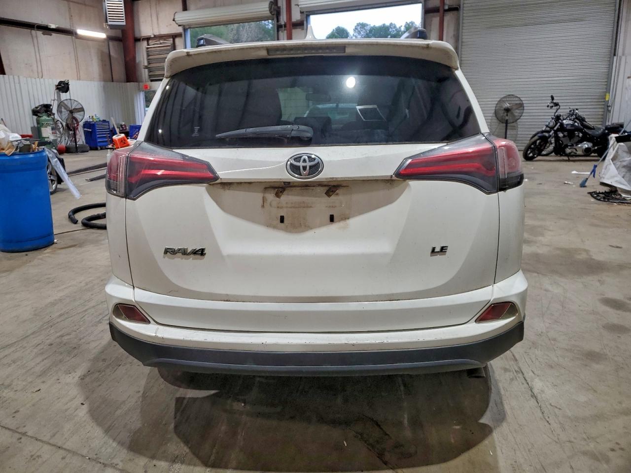 2017 Toyota Rav4 Le VIN: JTMZFREV2HJ703300 Lot: 93673945
