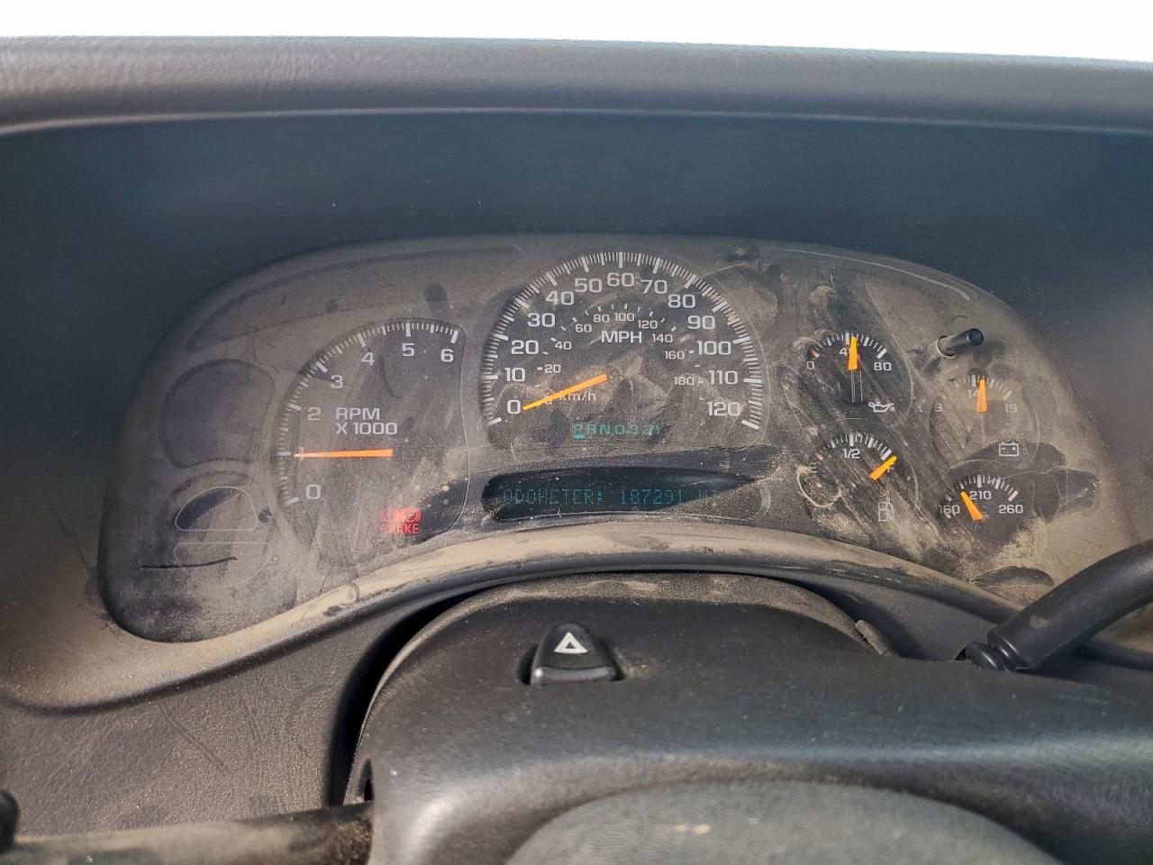 2003 Chevrolet Tahoe C1500 VIN: 1GNEC13VX3R180749 Lot: 94700345