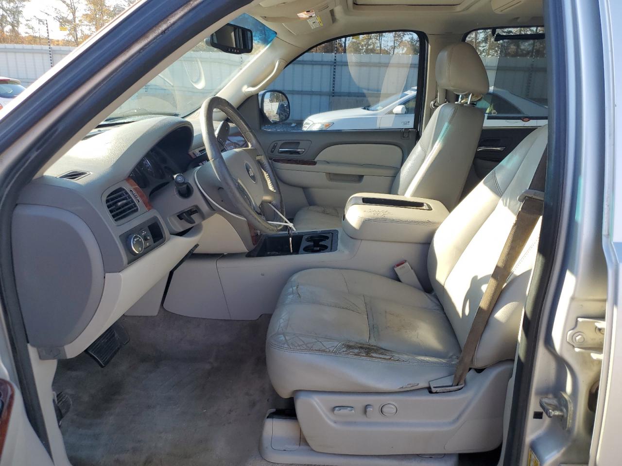 2014 Chevrolet Suburban C1500 Lt VIN: 1GNSCJE05ER196090 Lot: 90521905