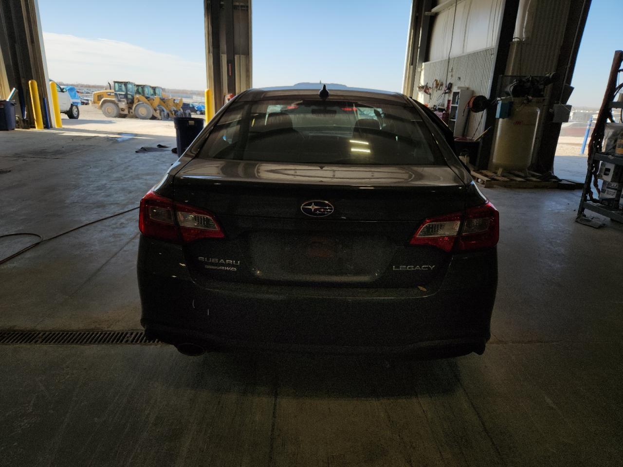 2018 Subaru Legacy 2.5I Premium VIN: 4S3BNAF66J3015467 Lot: 92433315