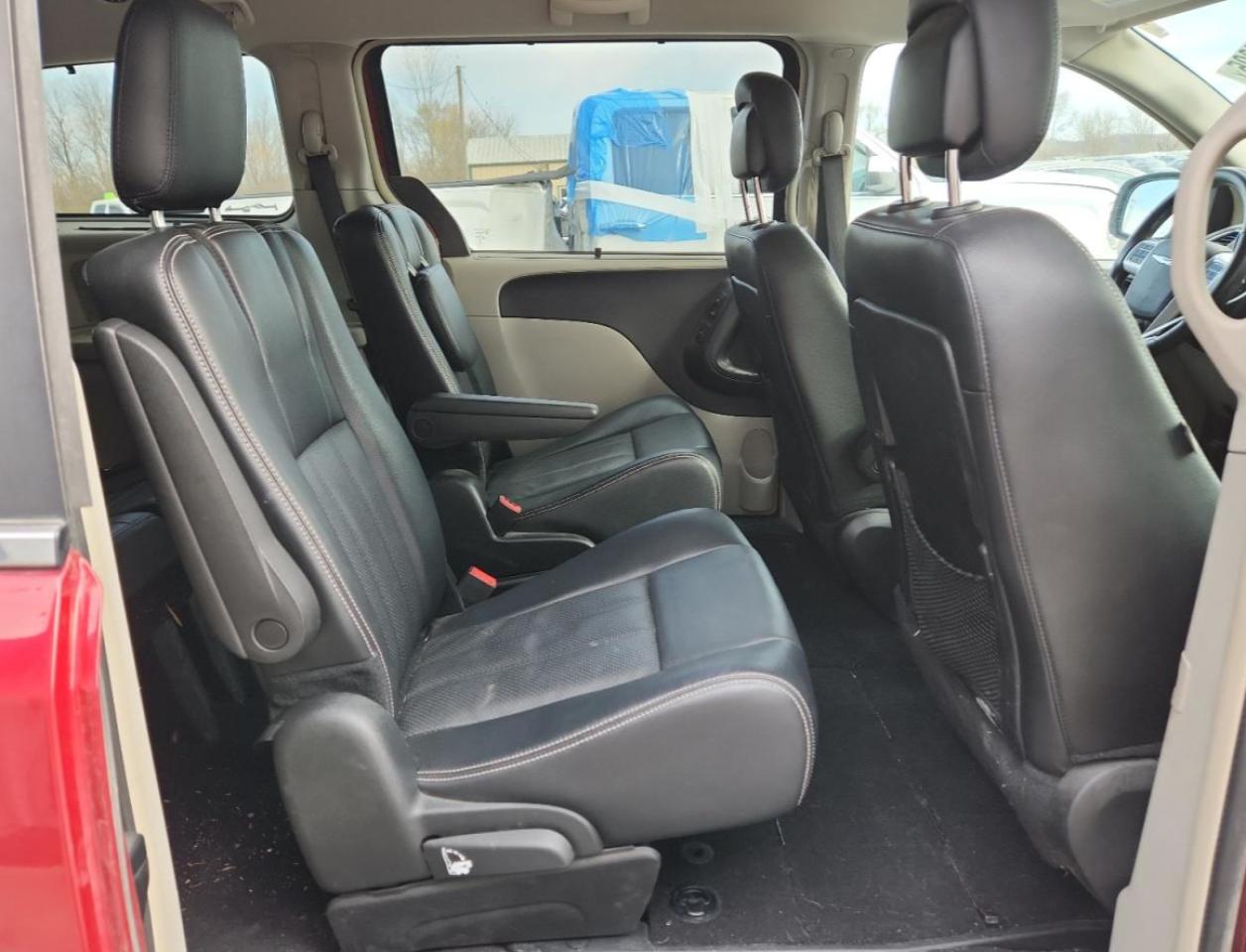 2015 Chrysler Town & Country Touring L VIN: 2C4RC1CG6FR554588 Lot: 92954905