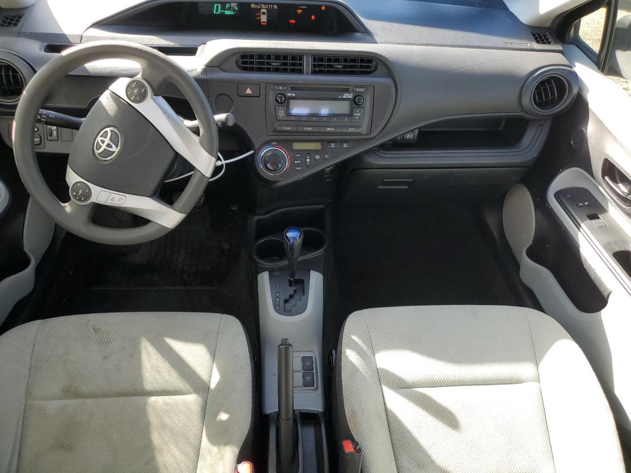 2013 Toyota Prius C VIN: JTDKDTB30D1530118 Lot: 92591155