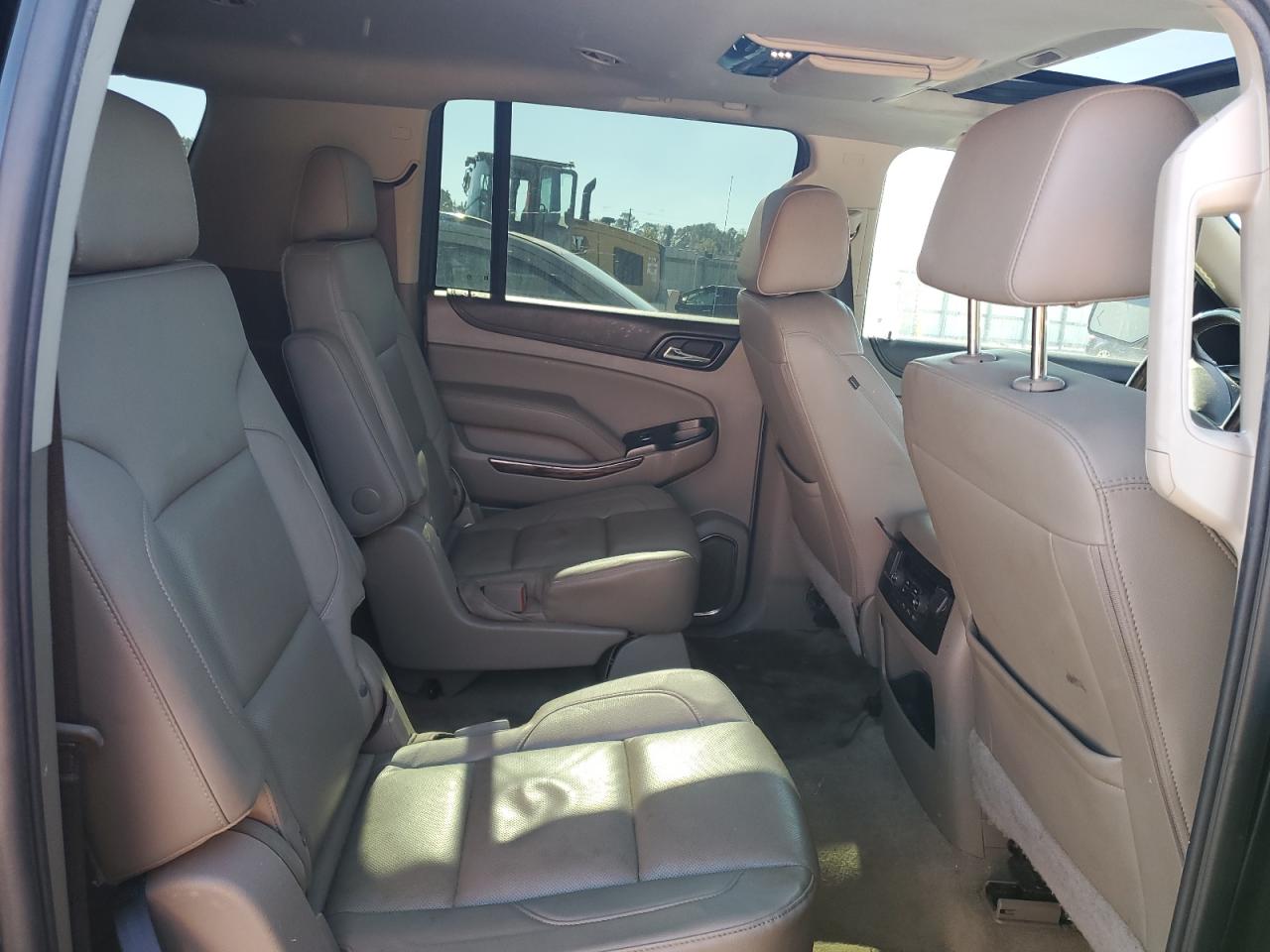 2017 GMC Yukon Xl C1500 Slt VIN: 1GKS1GKC8HR323911 Lot: 90732055