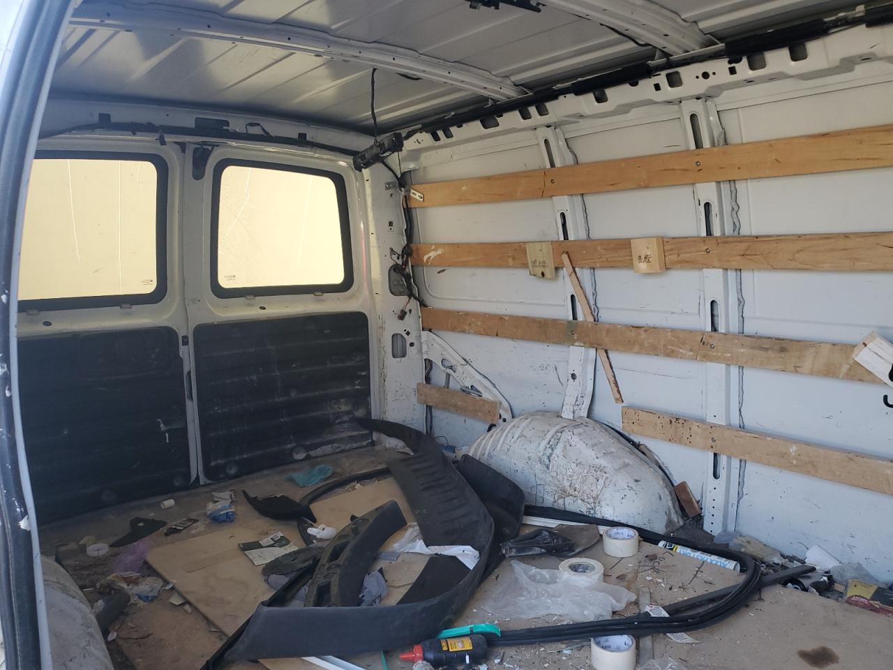 2017 GMC Savana G2500 Delivery Van VIN: 1GTW7AFF7H1906868 Lot: 92616185