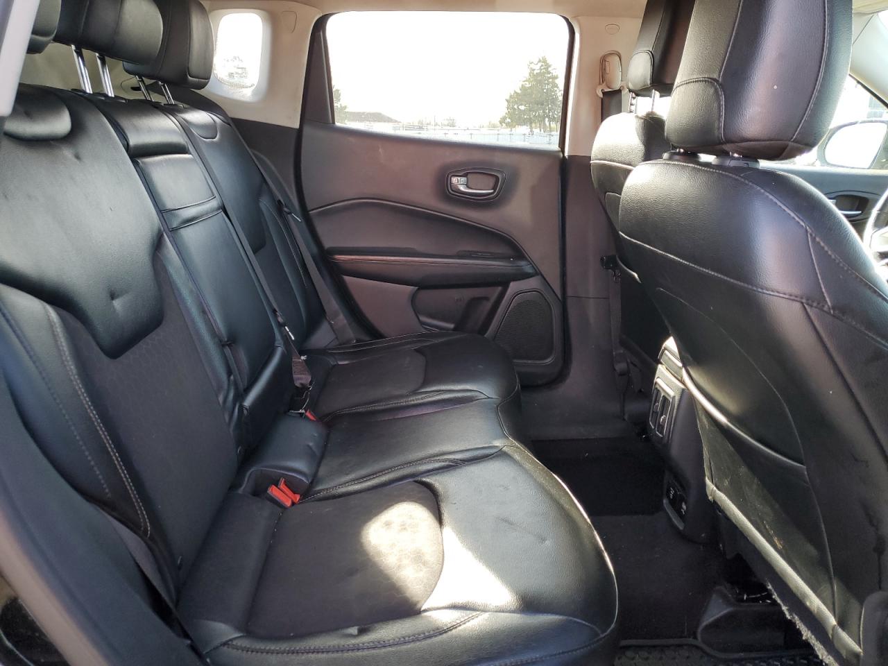 2018 Jeep Compass Latitude VIN: 3C4NJDBB4JT251634 Lot: 92837505