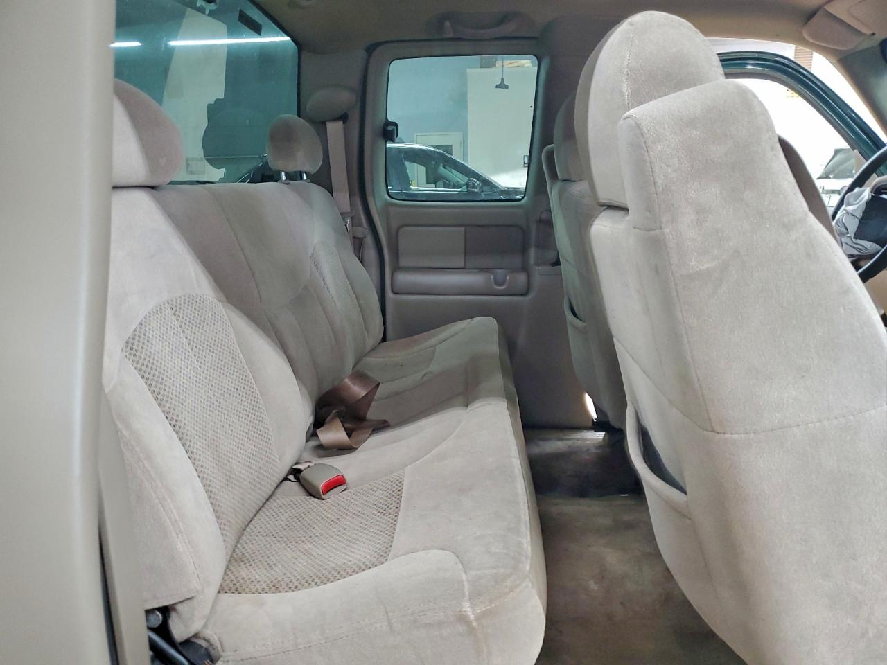 2001 Chevrolet Silverado C1500 VIN: 2GCEC19T211201467 Lot: 93952535