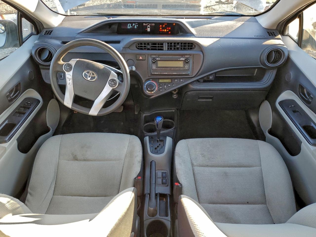 2014 Toyota Prius C VIN: JTDKDTB34E1572390 Lot: 93971585