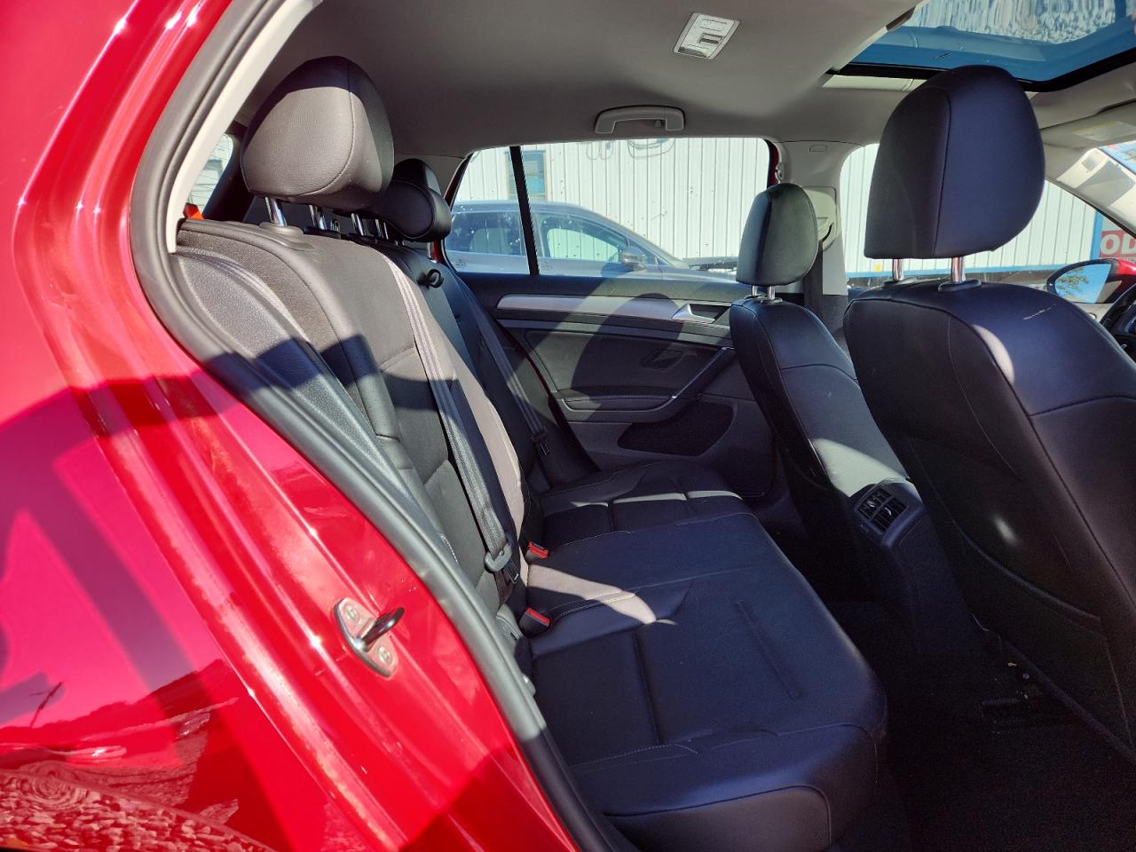 2017 Volkswagen Golf S VIN: 3VW217AUXHM022738 Lot: 92461905