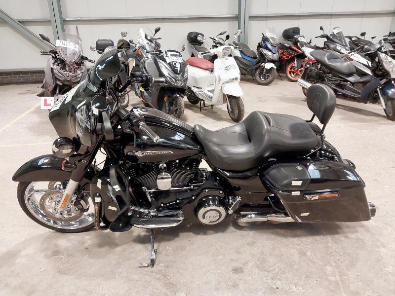 2015 HARLEY-DAVIDSON FLHXSE CVO STREET GLIDE 1  for sale at Copart NEWBURY