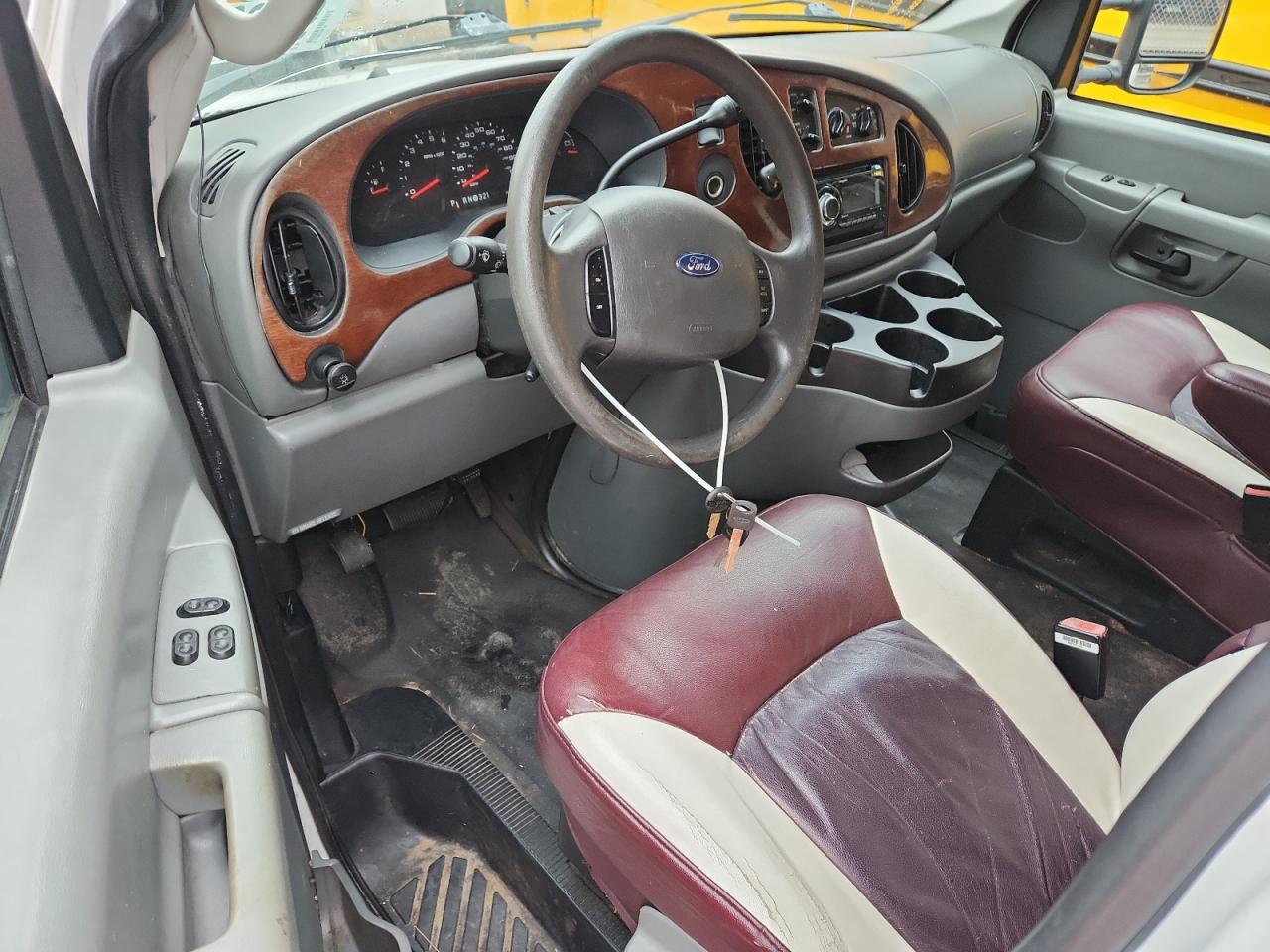 2007 Ford Econoline E350 Super Duty Cutaway Van VIN: 1FDSE35S37DA13717 Lot: 92990335