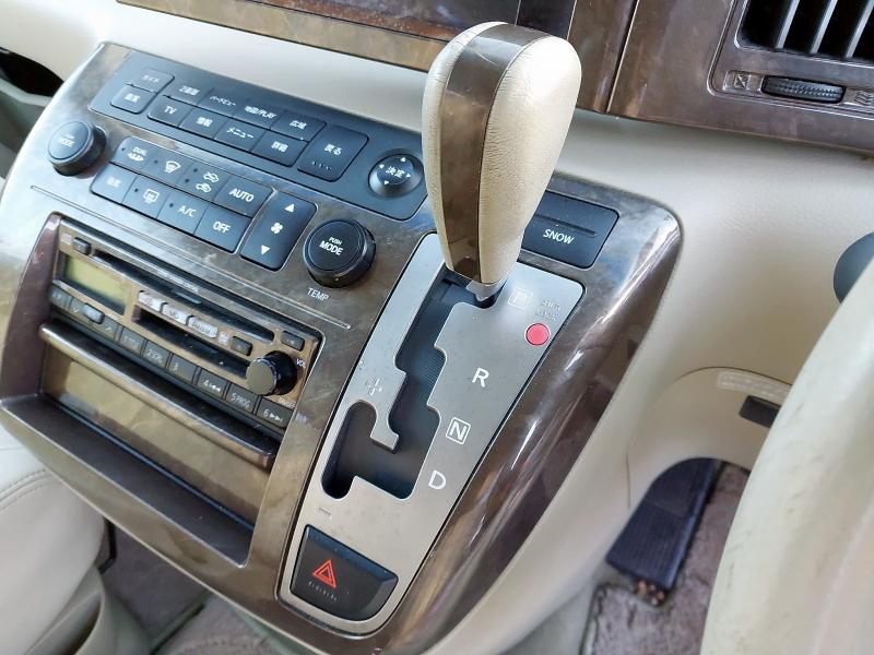 2004 NISSAN ELGRAND