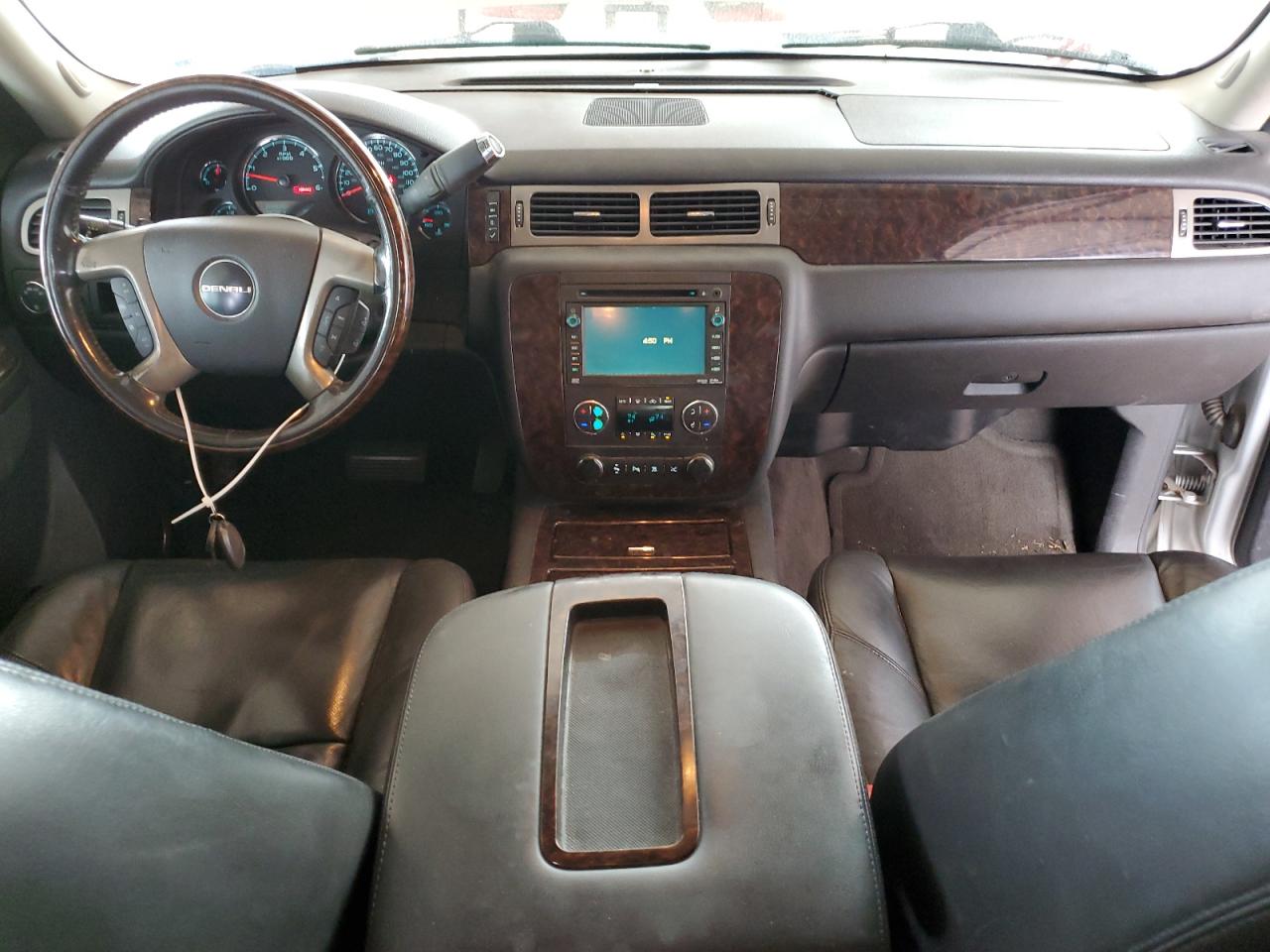 2011 GMC Yukon Xl Denali VIN: 1GKS2MEF9BR198717 Lot: 92698585