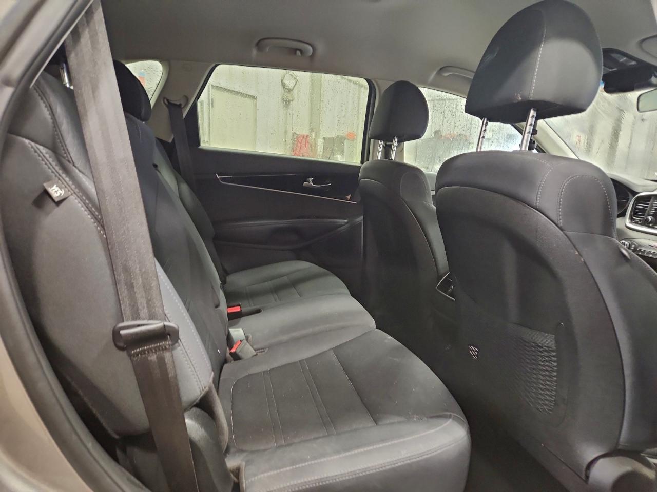 2019 Kia Sorento L VIN: 5XYPGDA37KG524687 Lot: 94193895