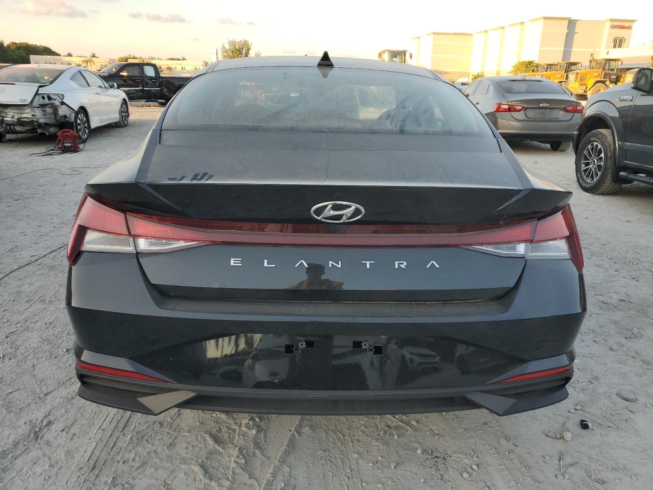 2022 Hyundai Elantra Sel VIN: KMHLM4AG8NU332932 Lot: 93677195