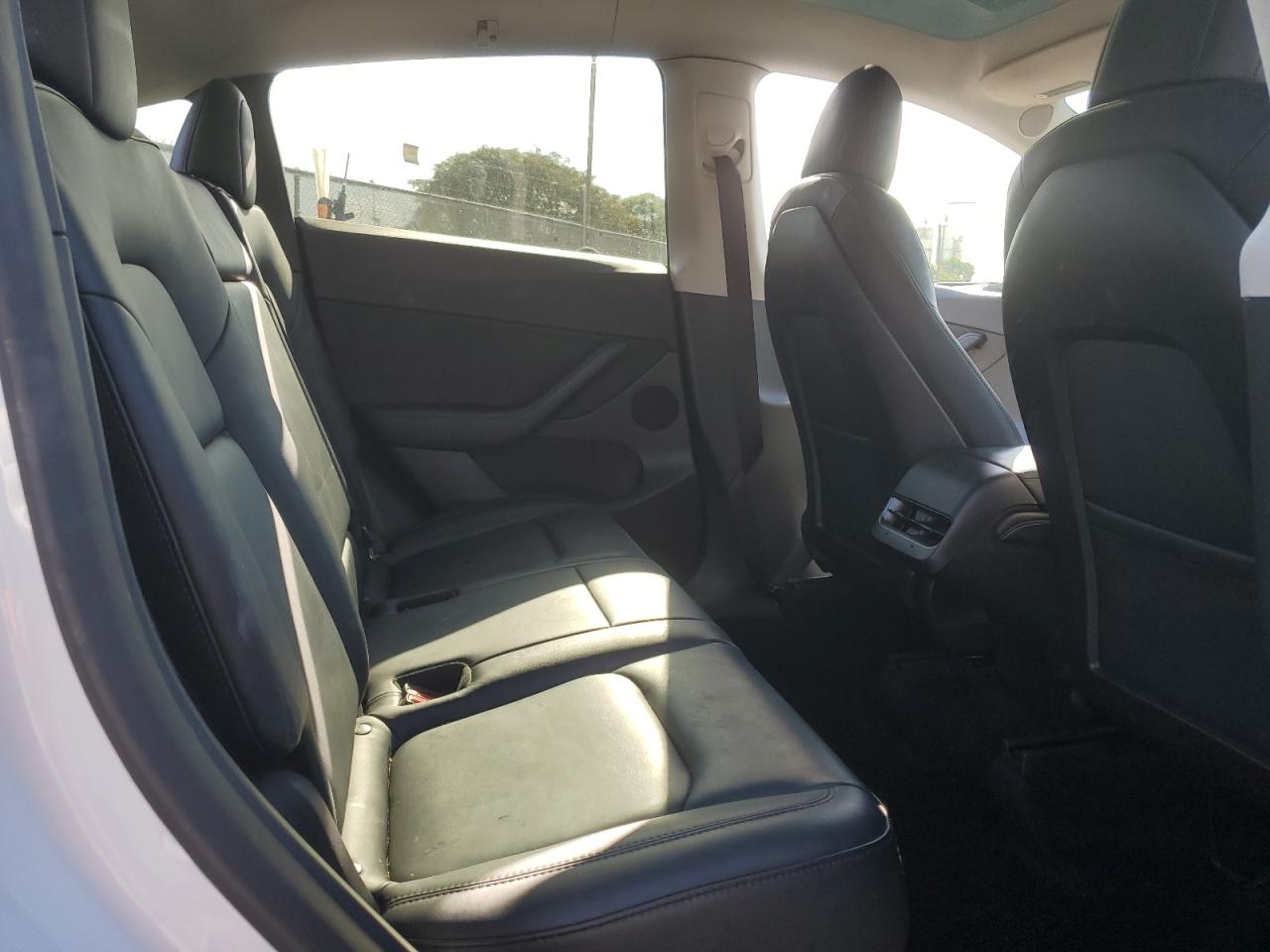 2022 Tesla Model Y VIN: 7SAYGDEE1NF459821 Lot: 93528485