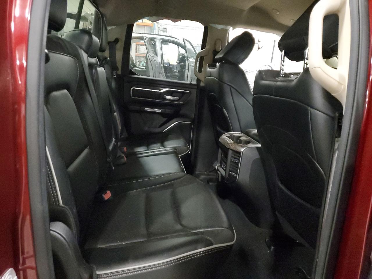 2019 Ram 1500 Laramie VIN: 1C6SRFDT0KN812806 Lot: 90833235