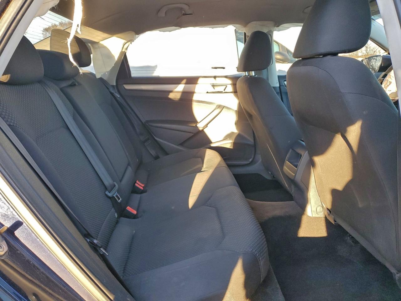 2014 Volkswagen Passat S VIN: 1VWAS7A31EC111580 Lot: 94245555