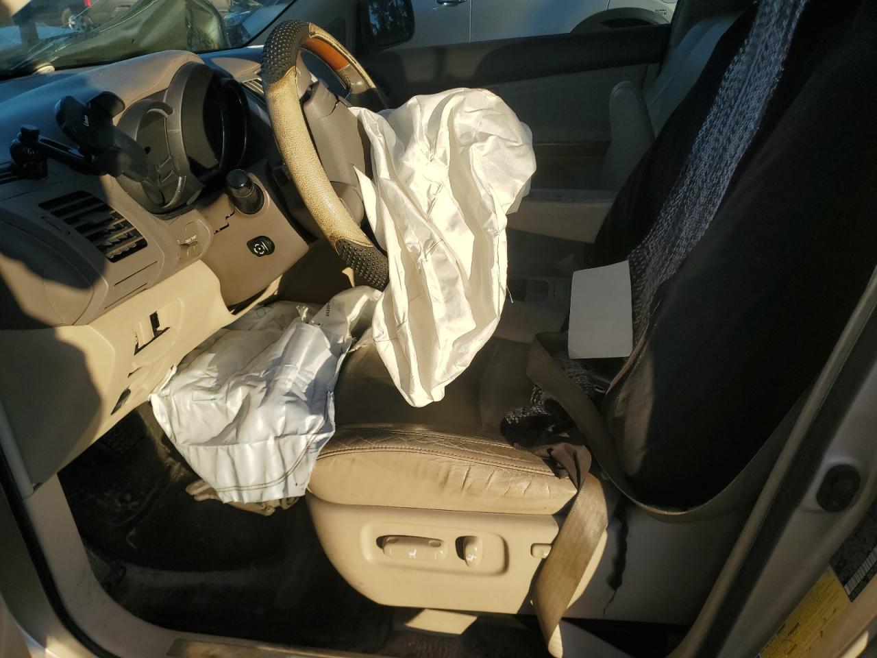 2004 Lexus Rx 330 VIN: 2T2HA31U84C023200 Lot: 92875435