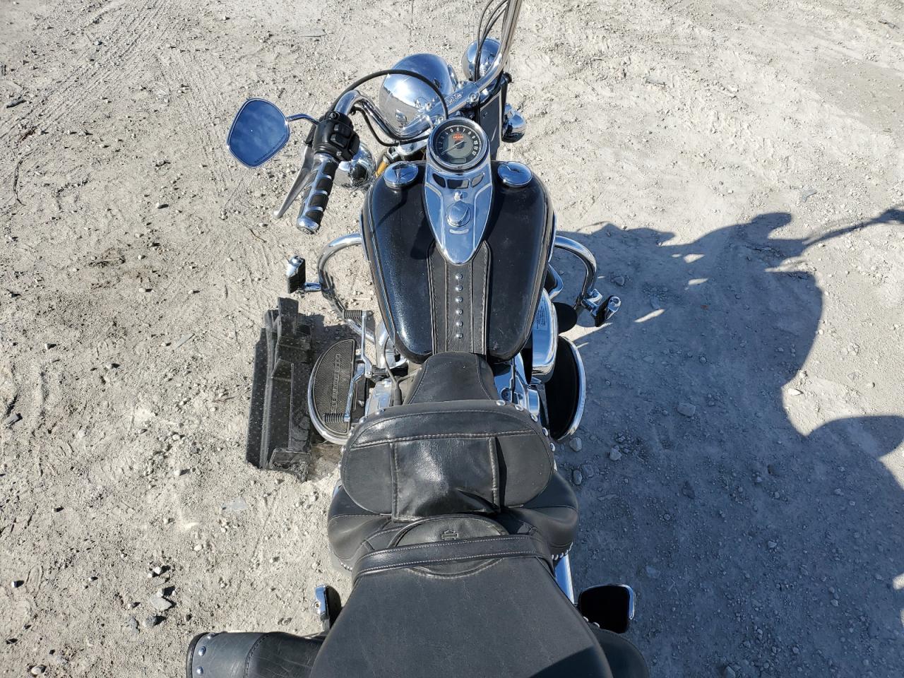 2014 Harley-Davidson Flstc Heritage Softail Classic VIN: 1HD1BWV14EB020572 Lot: 92306025