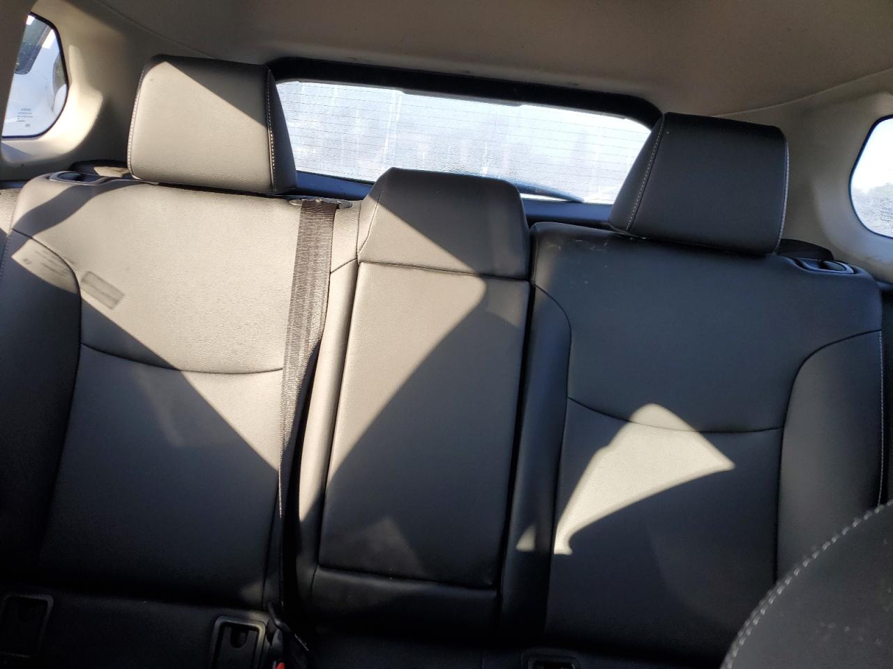 2022 Toyota Corolla Cross Xle VIN: 7MUDAAAG3NV017515 Lot: 93357715