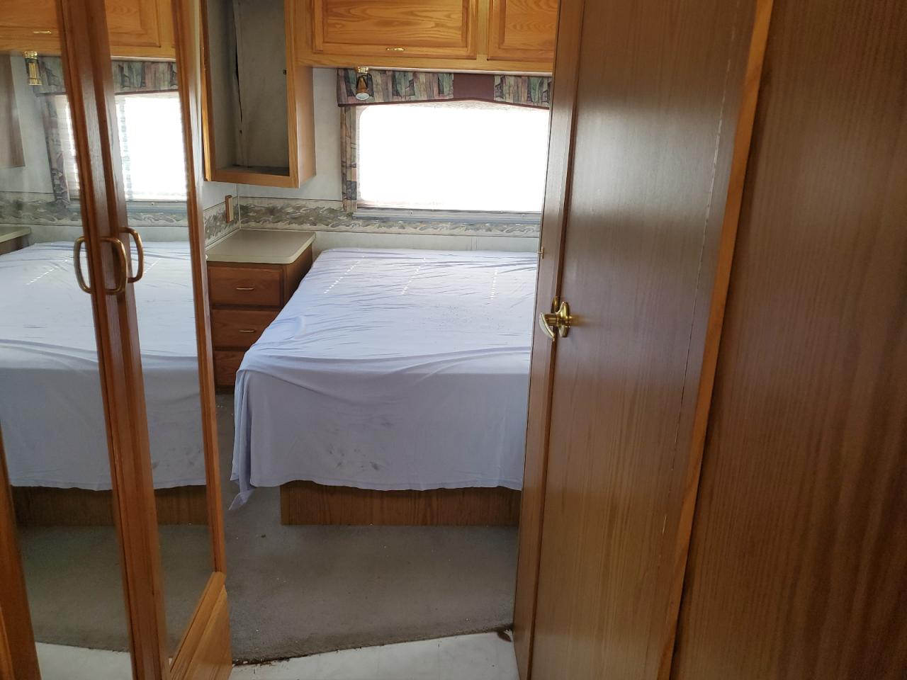 1999 Ford Econoline E450 Super Duty Cutaway Van Rv VIN: 1FDXE40S3XHA91653 Lot: 90825395