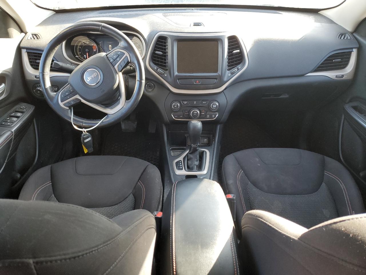 2016 Jeep Cherokee Latitude VIN: 1C4PJLCB3GW370778 Lot: 93039175