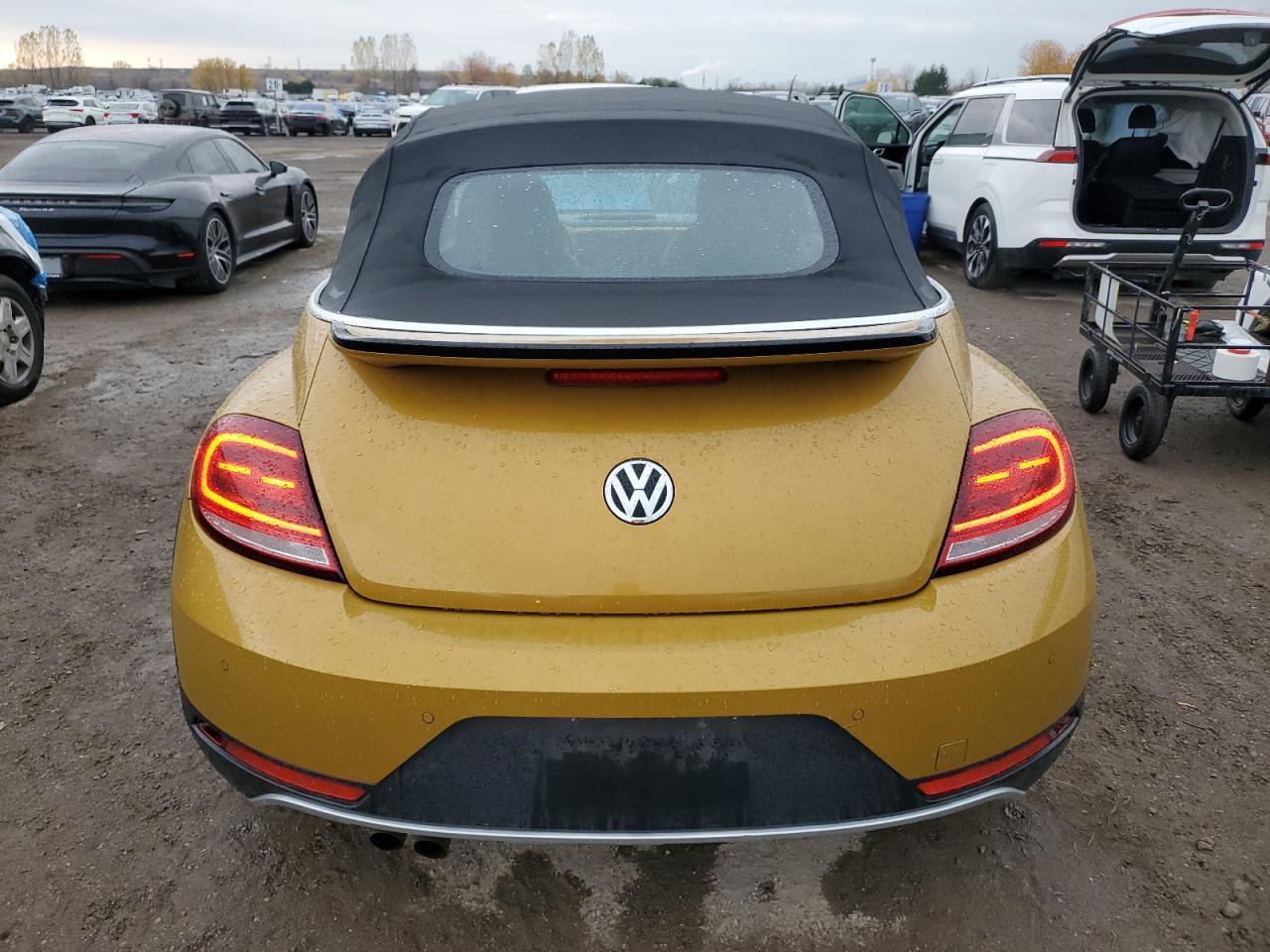2018 Volkswagen Beetle Dune VIN: 3VWTDAAT4JM504370 Lot: 90785625