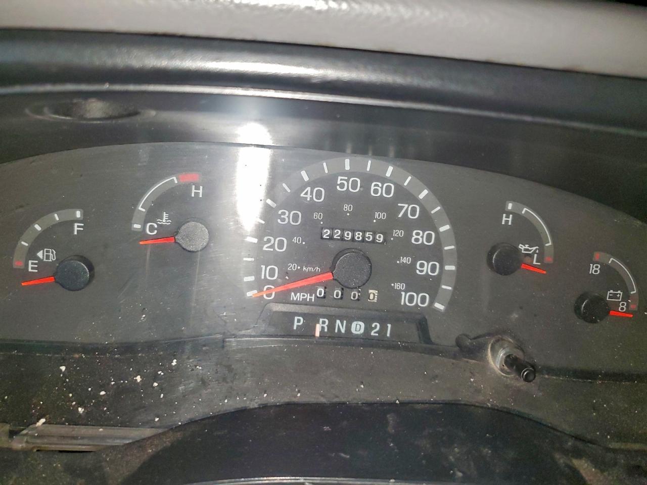 2001 Ford Econoline E250 Van VIN: B14310 Lot: 95113515