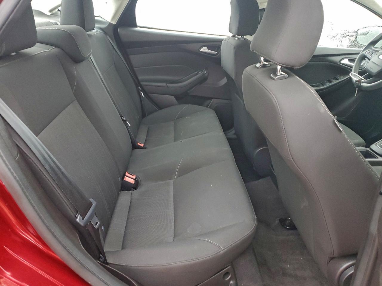 2016 Ford Focus Se VIN: 1FADP3F27GL383490 Lot: 92793445