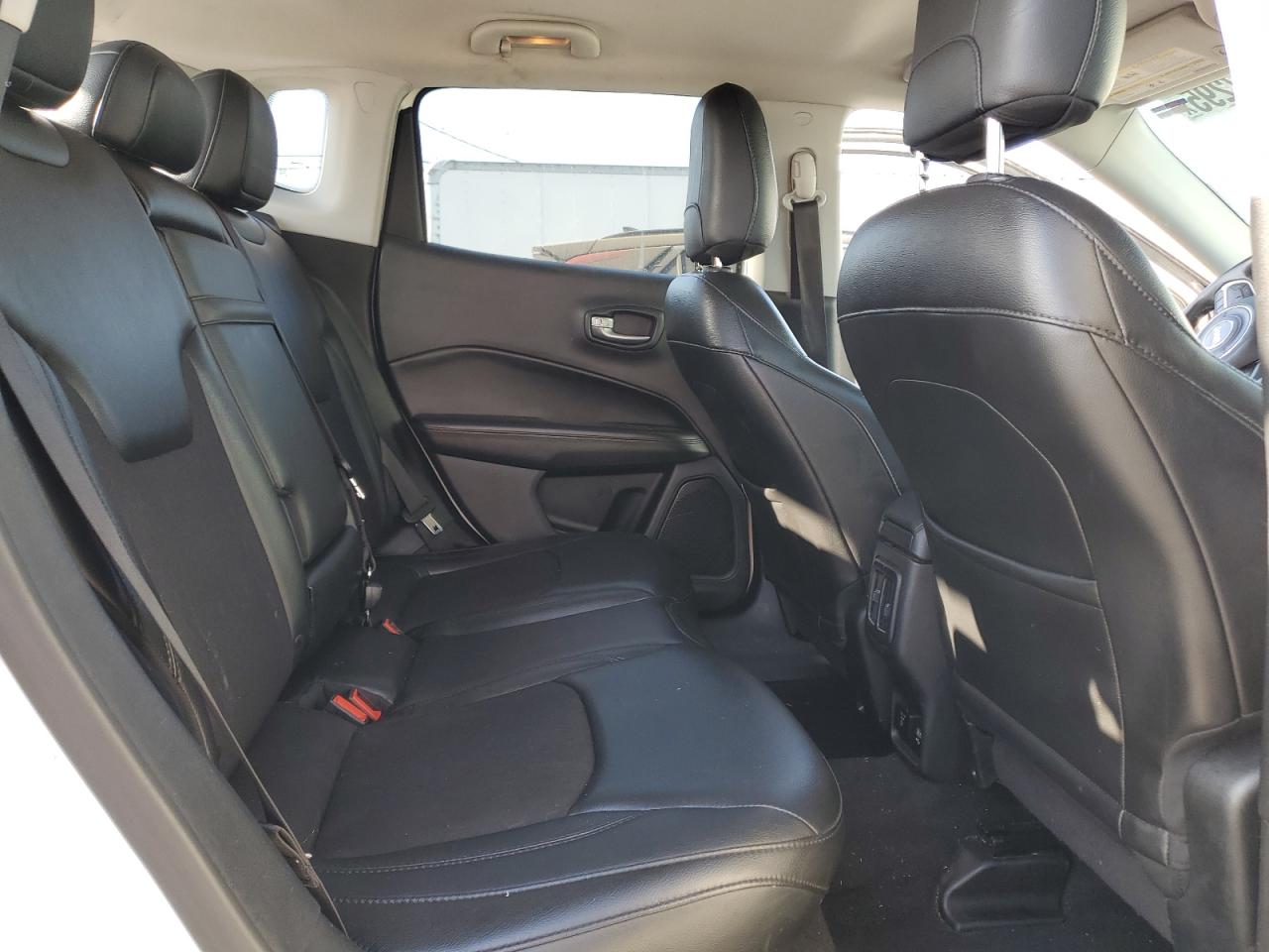 2018 Jeep Compass Latitude VIN: 3C4NJCBB1JT503124 Lot: 91097295