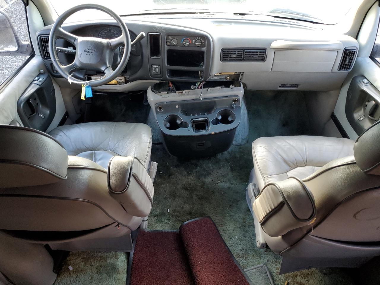 1998 Chevrolet Express G1500 VIN: 1GBFG15RXW1076111 Lot: 93122715