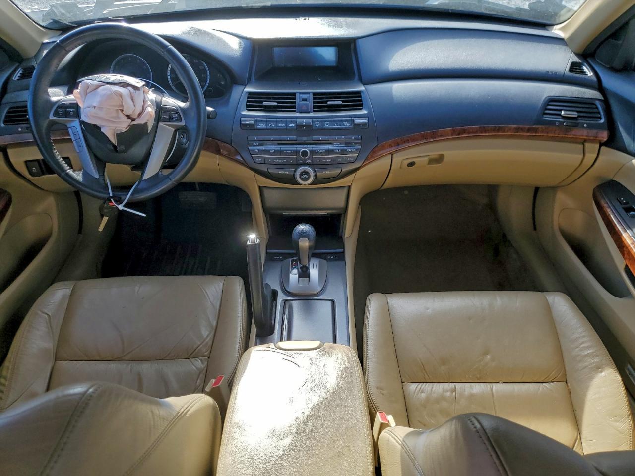 2011 Honda Accord Exl VIN: 1HGCP3F89BA031415 Lot: 92753045