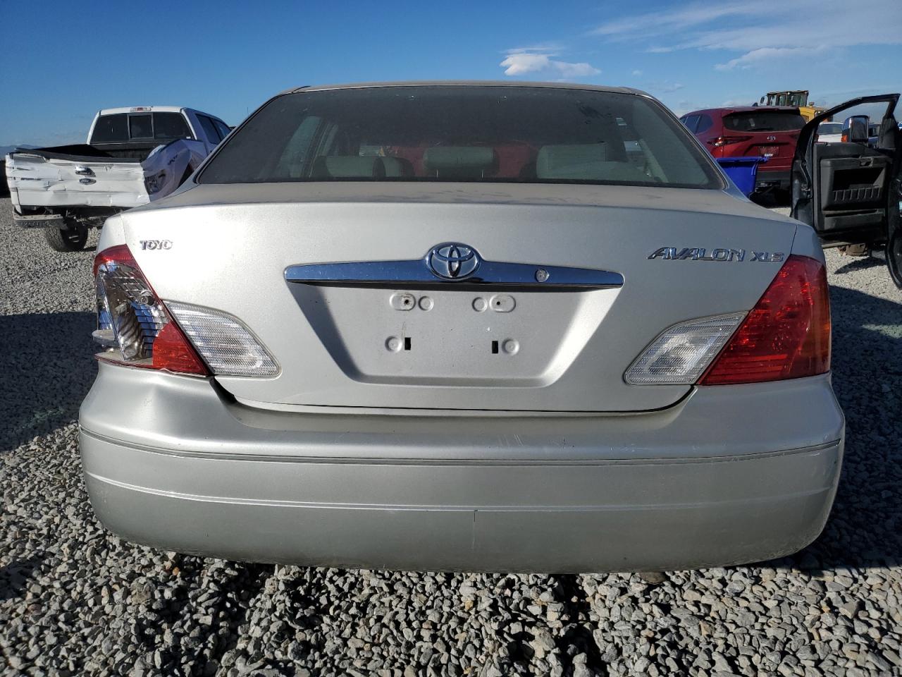 2000 Toyota Avalon Xl VIN: 4T1BF28B8YU104468 Lot: 93498425
