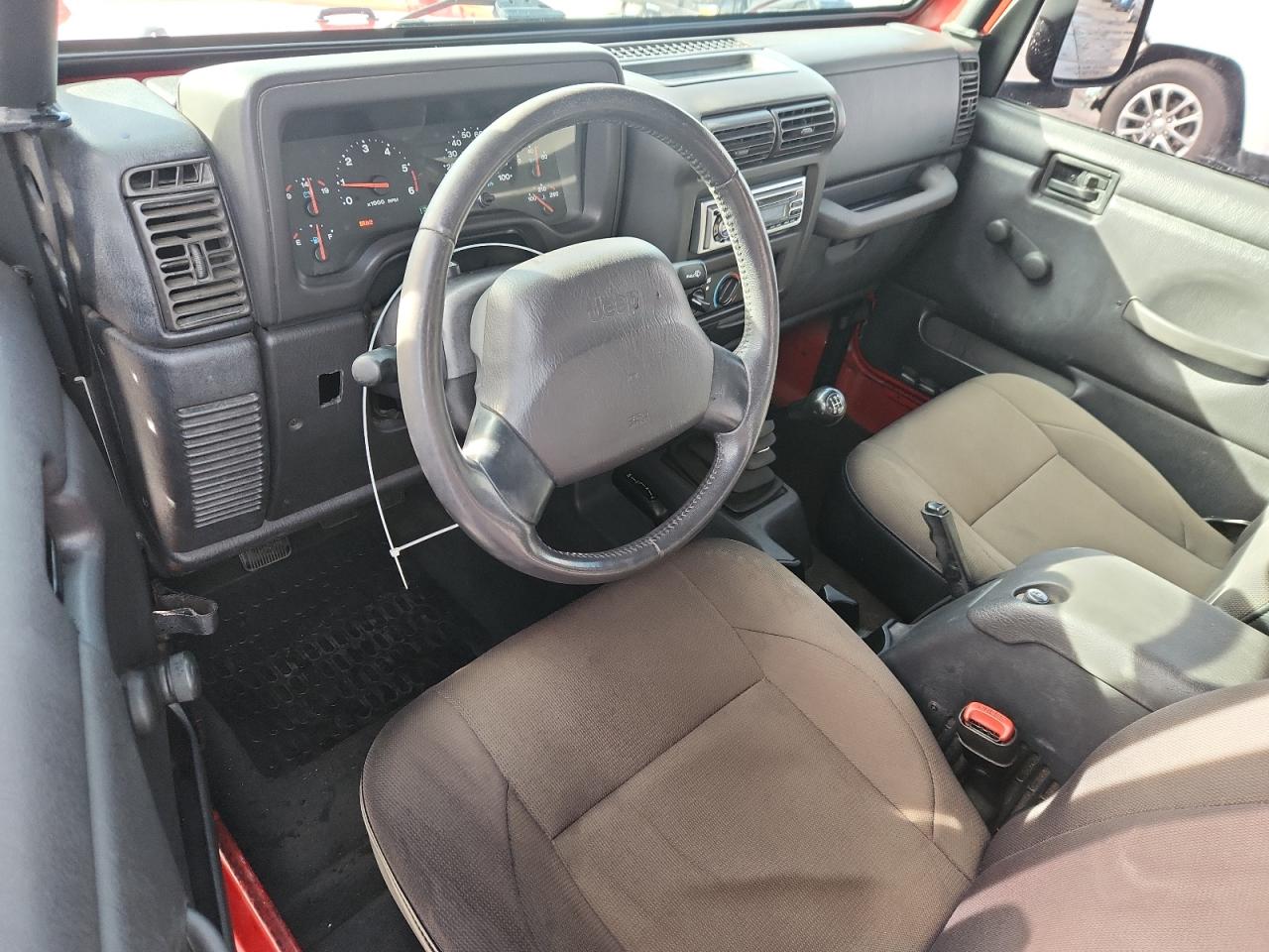 2001 Jeep Wrangler / Tj Sport VIN: 1J4FA49S81P360588 Lot: 92668355