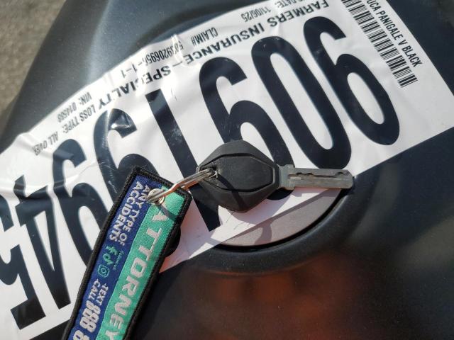 2024 DUCATI PANIGALE V2  