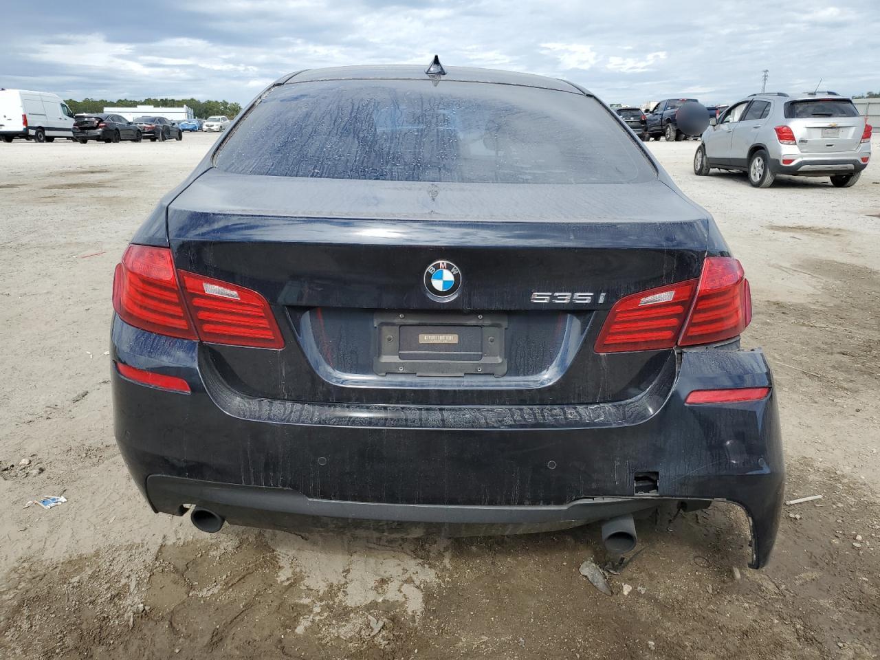 Фото: WBA5B1C50FG126448