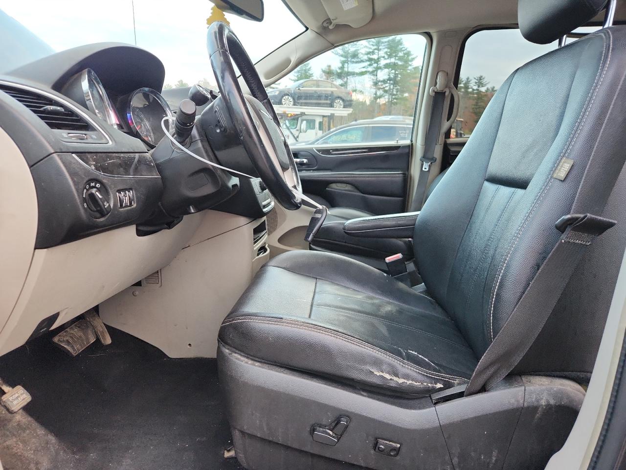 2015 Chrysler Town & Country Touring VIN: 2C4RC1BG5FR661696 Lot: 90337615